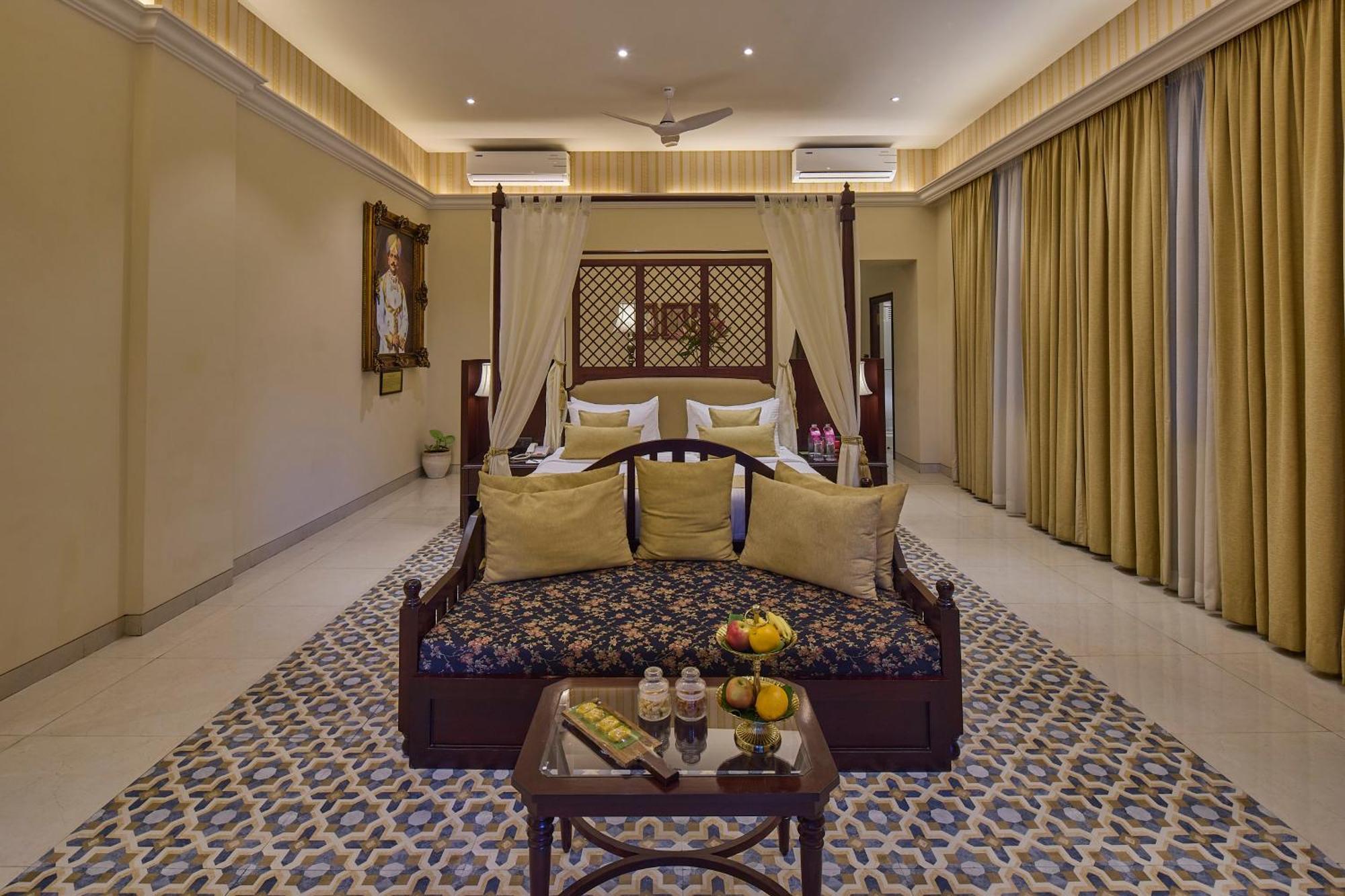 Royal Orchid Metropole Mysore Eksteriør billede