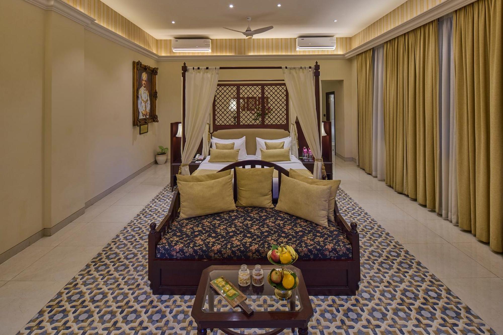 Royal Orchid Metropole Mysore Eksteriør billede